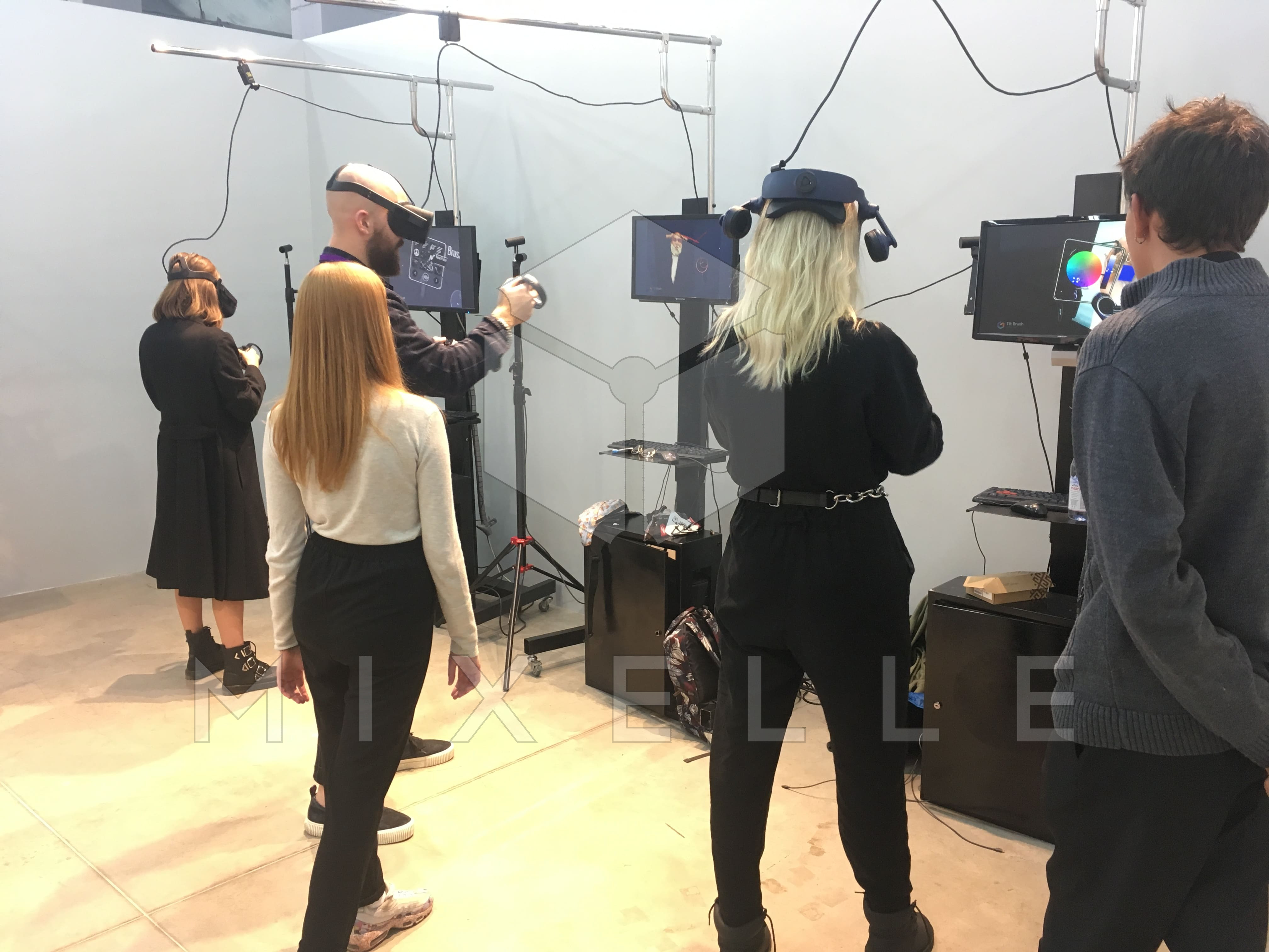 Аренда аттракцион "VR художник" на выездное мероприятие