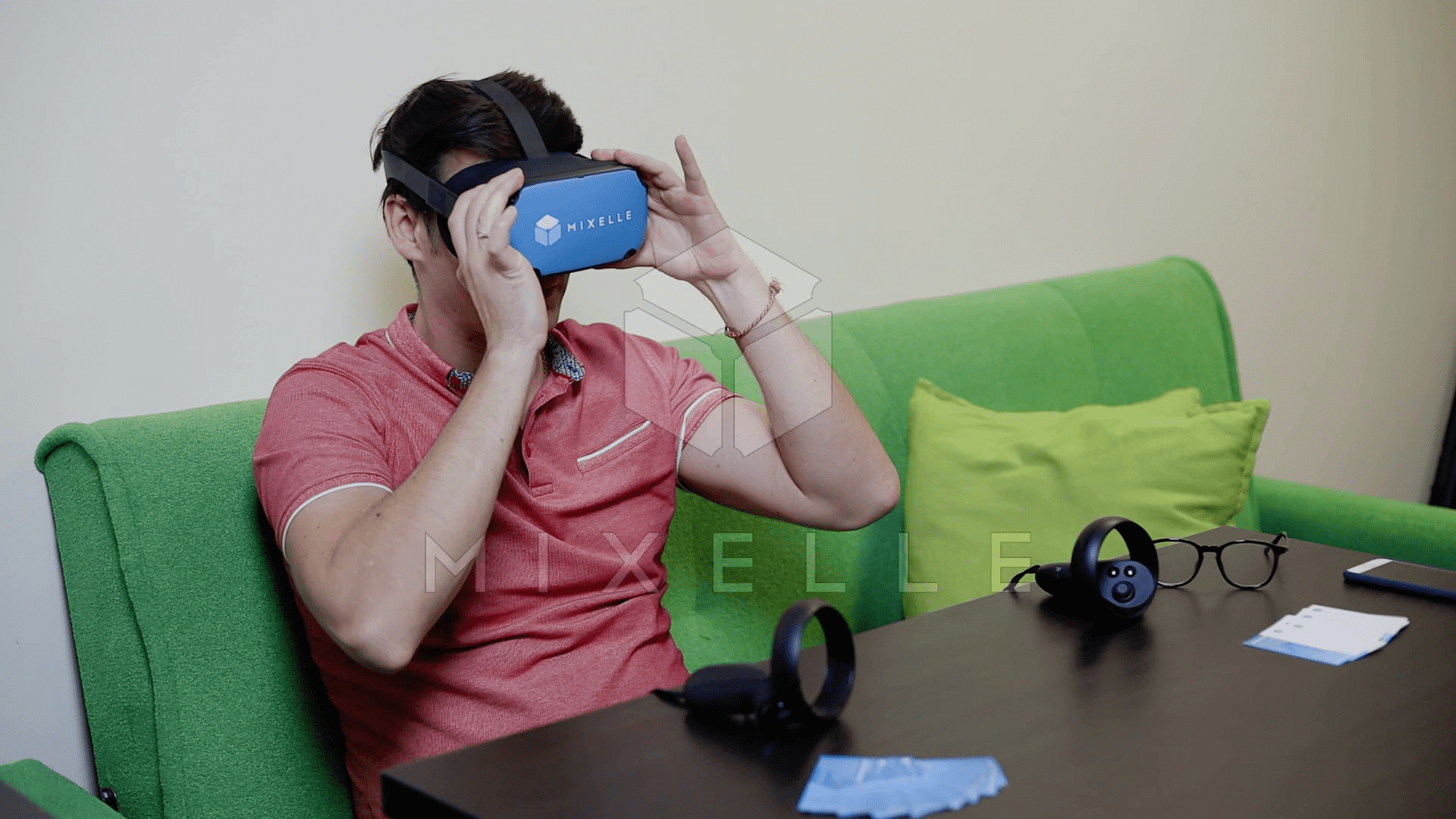 Прокат VR очков Oculus Quest на дом или в офис