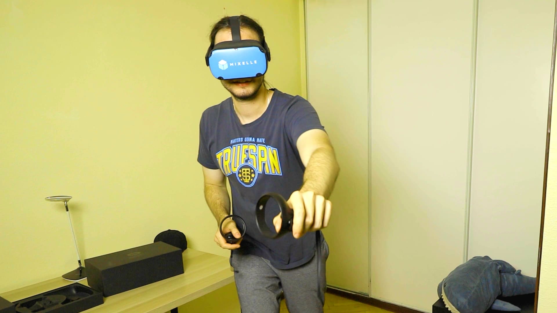 Аренда беспроводного автономного VR аттракциона Oculus Quest 2